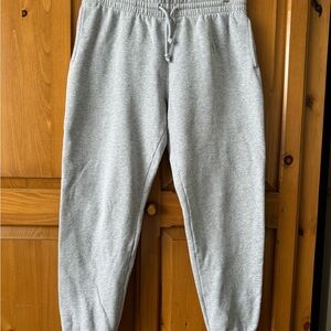 Aritzia Heather Grey  Jogger Sweatpants